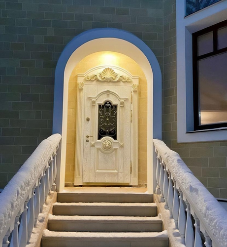 Термодверь с патиной и резьбой