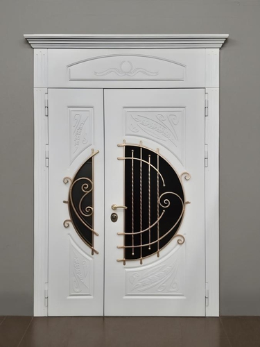 Белая полуторная дверь