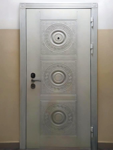 Квартирная дверь с МДФ