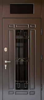 Коричневая термодверь с большим стеклом, ковкой и фрамугой (МДФ RAL)