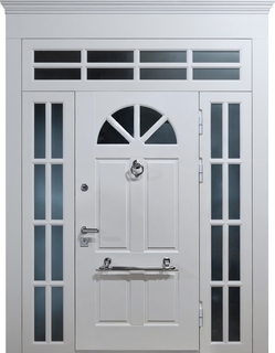 Остекленная парадная термодверь с кнокером и белыми окрашенными плитами МДФ